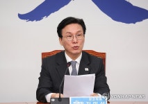 기자간담회 하는 김민석 최고위원