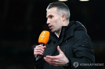 황인범 뛰는 페예노르트, 네덜란드 레전드 판페르시 감독 선임