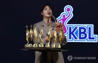 김단비, 8관왕 등극