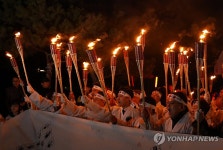 나라 향한 마음이 빛이 되어