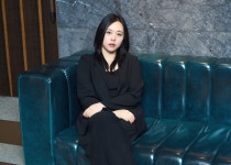 봉준호의 입 샤론 최 알바로 통역하다…미키 17로 성덕 돼