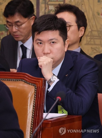 취임 후 처음 국회 회의 참석한 유승민 대한체육회장