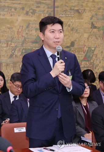 취임 후 처음 국회 회의 참석한 유승민 대한체육회장