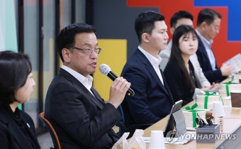 청년 오찬간담회에서 발언하는 최상목 권한대행