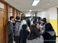[샷!] 체육대회, 옆학교 운동장 빌려야…저출생 속 딴세상