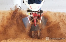 진서건설기계&벌목 | 겨우내 멈춰 있던 농기계 점검