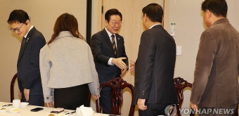 3선 의원들과 오찬 회동하는 이재명 대표