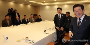 3선 의원들과 오찬 회동 참석하는 이재명 대표