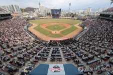 프로야구 개막전 예매, 작년 대비 티켓링크 접속 2배 이상 증가