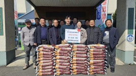 결혼 축하에 감사 신혼부부가 쌀 400㎏ 기부