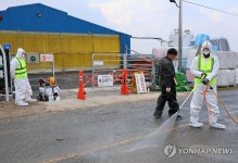 첫 구제역 발생 전남 영암 농장 인근서 3건 추가…방역 비상(종합)