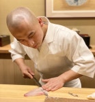 지친 마음도 달래는 요리…韓생선으로 일본서 스시 쥐는 게 꿈