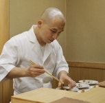 지친 마음도 달래는 요리…韓생선으로 일본서 스시 쥐는 게 꿈