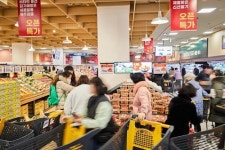 이마트, 점포 확대로 성장 속도…1시간 내외 퀵커머스도 진출