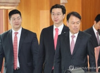 금투업계 현장 간담회 참석하는 윤한홍 정무위원장