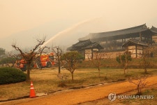 병산서원에 쏟아지는 물줄기