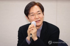발언하는 배우 정보석