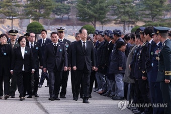 한덕수 대통령 권한대행, 순직의무군경의 날 기념식서 청년들의 헌신으로 이뤄낸 안정된 사회 강조