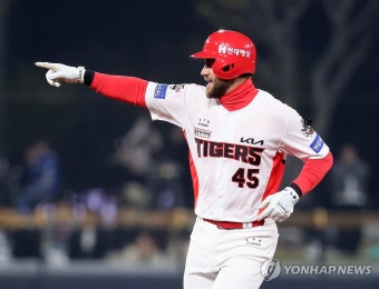 KIA 위즈덤, '밀어치기 훈련 효과' 톡톡…4연속 홈런 비결