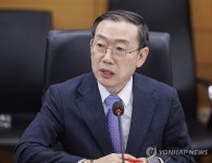 미국발 관세전쟁 비상, 수출중소기업 지원 대책 설명하는 이명구 관세청 차장
