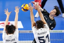 공격하는 허수봉