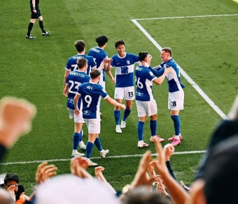 '백승호 선발' 버밍엄, 반즐리 6-2 대파…2부 승격 눈앞