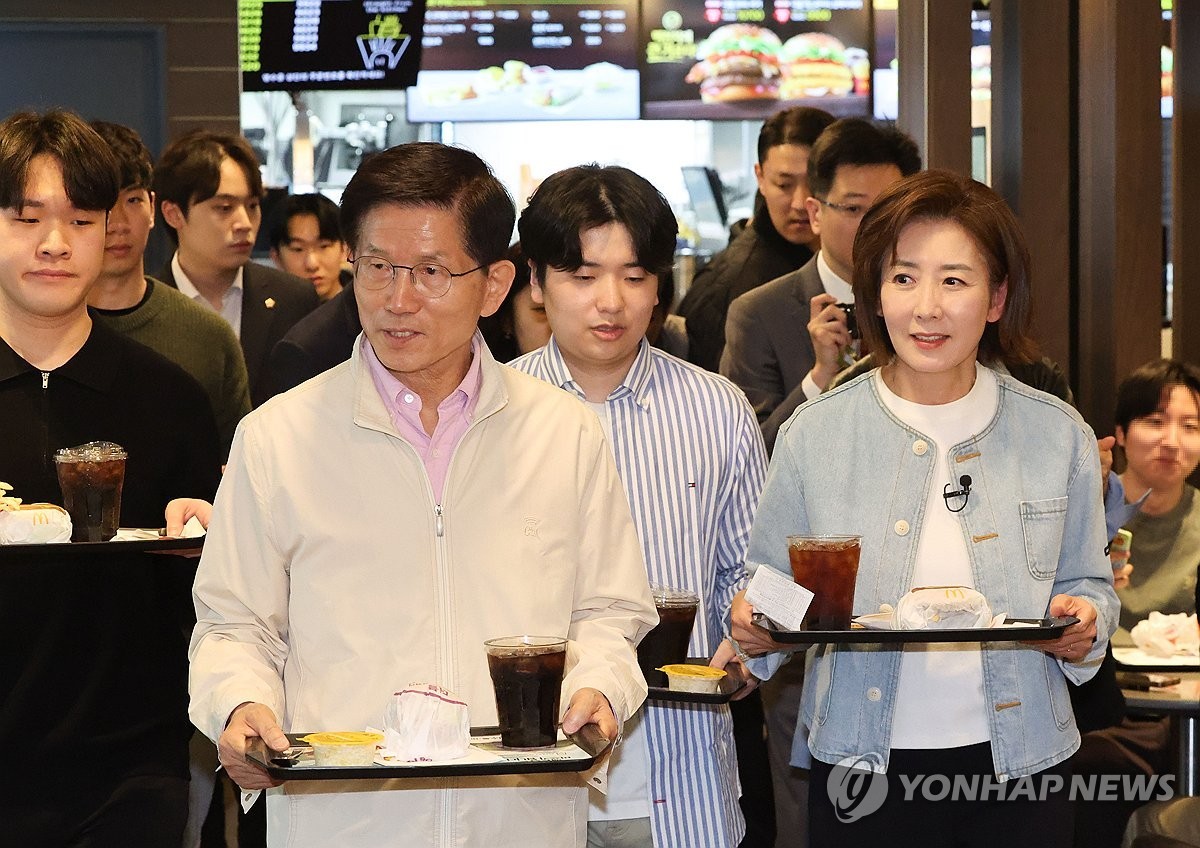 나경원, 김문수 후보 지지 선언… 빅텐트 형성에 힘(93자)