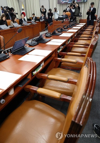 국회 운영위, 이완규·함상훈 지명 철회 촉구 결의안 가결