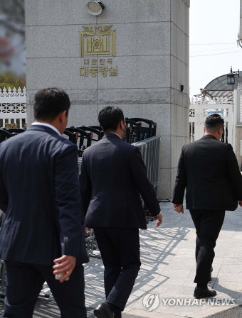 경찰, 대통령실 압수수색