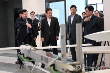 국방과학연구소 둘러보는 이재명 전 대표
