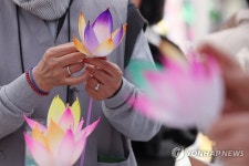 정성스레