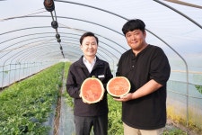 [고령소식] 우곡 수박 첫 출하…5월 7∼17일 직판장 운영