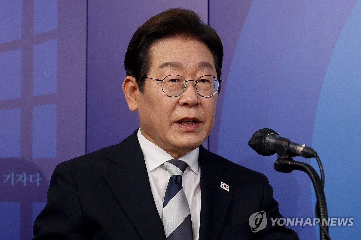 이재명 대통령 지지율 62%, 더불어민주당 44%...국민의힘 20%↓, 경제 부정적 인식 60%↑, 2030세대 70%↑, 정보유출 징벌적 손해배상 75% 찬성【조사】