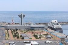 남극도 가는 초호화 탐험 크루즈 시닉 이클립스 Ⅱ 제주 입항