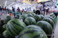 수박ㆍ참외, 제철 맞아 가격 하락