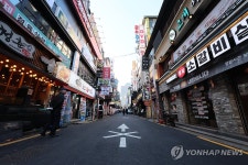 무신사·다이소에 골목상권 직격탄…소상공인은 벼랑 끝
