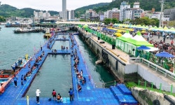 완도군, 수산물 축제 대나무 바다낚시 체험장 운영