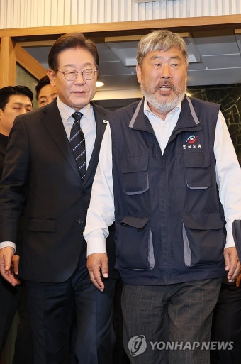 정책 협약식 참석하는 이재명 후보와 김동명 위원장