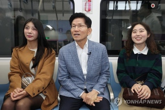 청년들과 대화 나선 국민의힘 김문수 후보