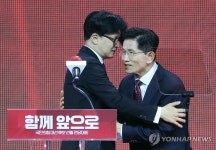 대화하는 김문수-한동훈
