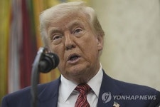 [속보] 트럼프, 對中 145% 관세 철회 가능성 질문에 아니다