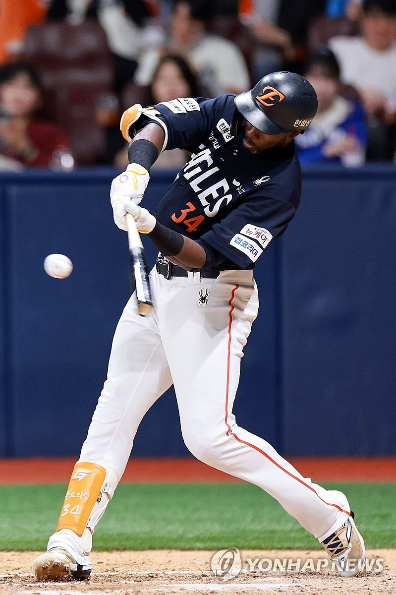 한화, LG 꺾고 선두타자 솔로 홈런! 공격 활력 부여, 팀 열정 전파