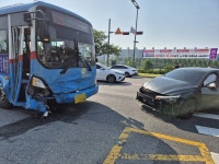 대전 카이스트 정문서 마을버스와 승용차 충돌…7명 경상