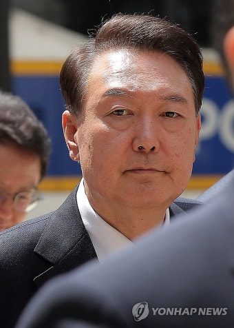 오후 재판 출석하는 윤석열 전 대통령