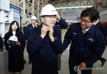 김문수 후보, 항공정비업체 현장방문