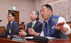 질문에 답변하는 이성민 전국공무원노조 법원본부장