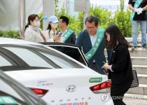 강릉에서는 수수료 없는 솔향콜택시 이용하세요