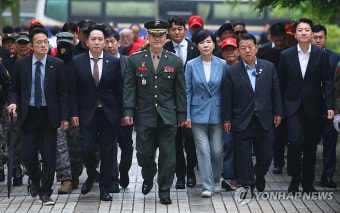 2심 준비공판 출석하는 박정훈 대령
