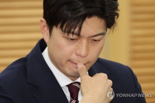 고민하는 김용태 비대위원장