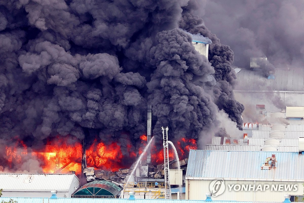 금호타이어 광주공장 대형 화재, 생산 중단 및 인명피해 우려 높아져